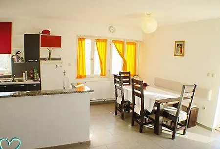 Put Slanice 4+1 - Id:659 Apartamento Murter