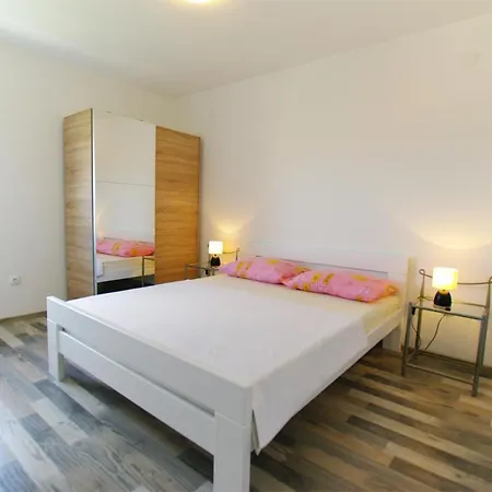 Apartment Put Slanice 4+1 - Id:659 Murter